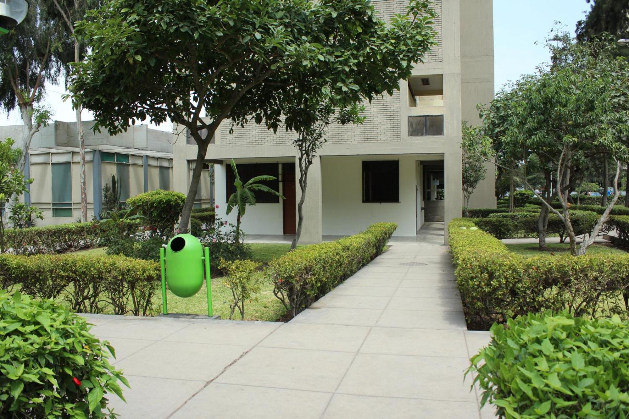 Royalty Inn Lima Bilik gambar